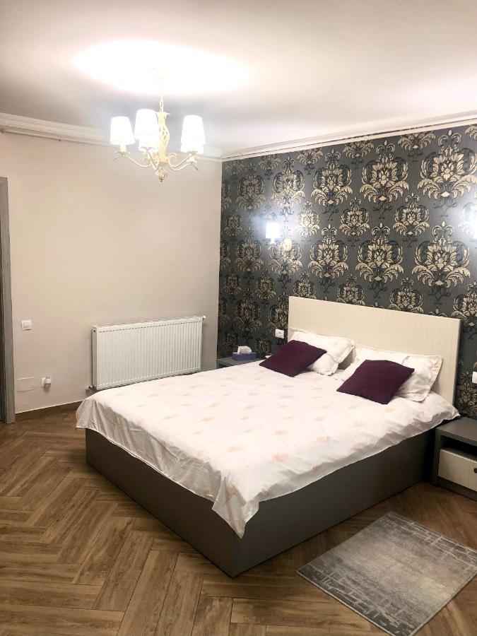 Holiday Apartments Galaţi Esterno foto