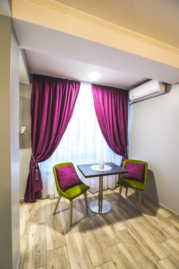 Holiday Apartments Galaţi Esterno foto