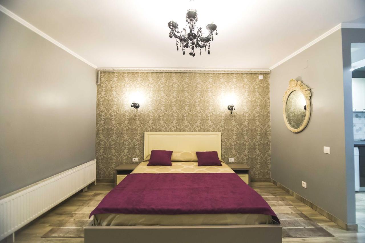 Holiday Apartments Galaţi Esterno foto